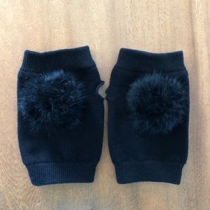 Pom Pom fingerless gloves